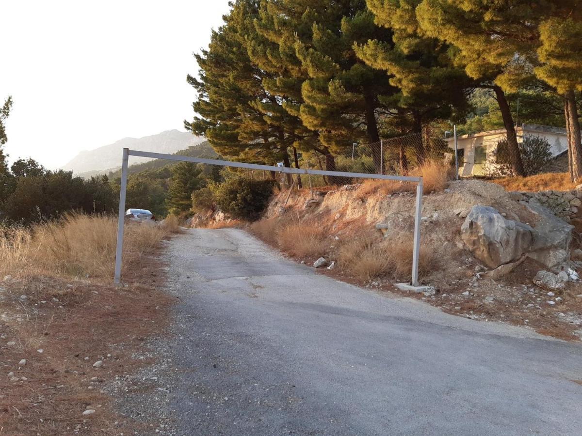 Peace And Quiet Apartment In Brela, Croatia エクステリア 写真